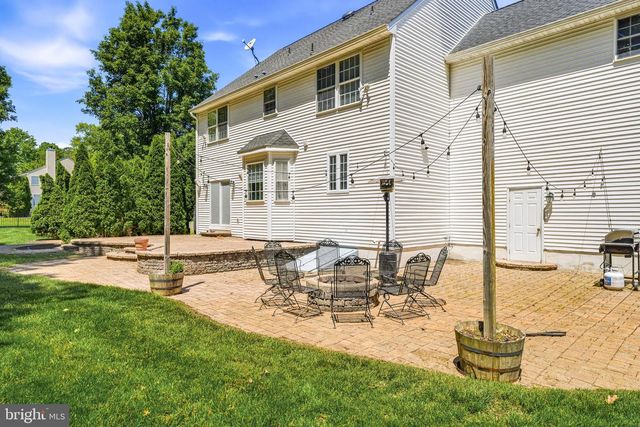 23 HUNTINGTON DR, Burlington, NJ 08016