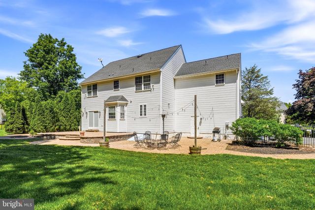 23 HUNTINGTON DR, Burlington, NJ 08016