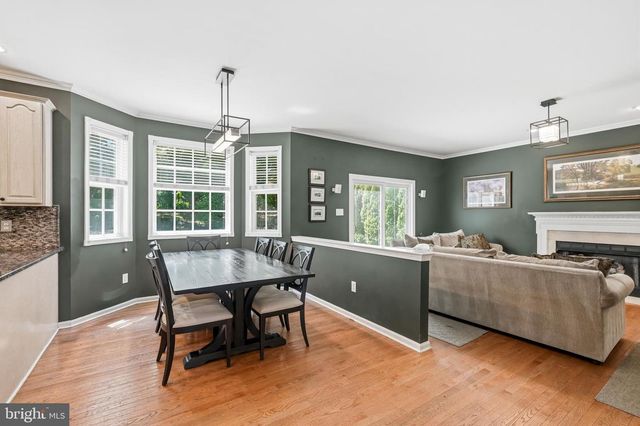 23 HUNTINGTON DR, Burlington, NJ 08016