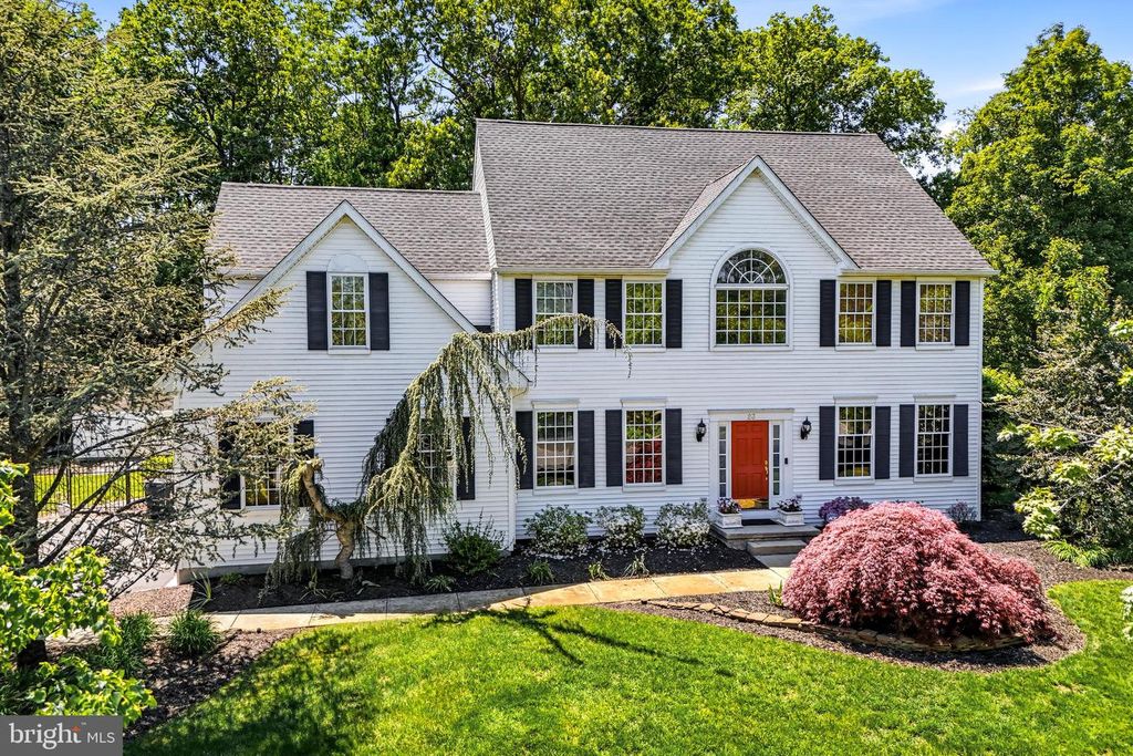23 HUNTINGTON DR, Burlington, NJ 08016