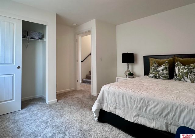 16907 Newport Avenue, Omaha, NE 68116