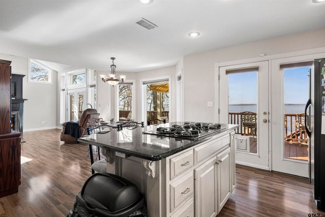 20848 Bay Shore Dr, Flint, TX 75762