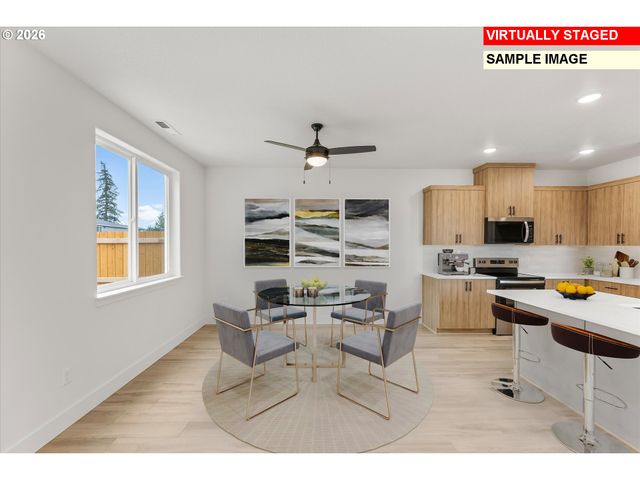 1564 Brown St, Woodburn, OR 97071