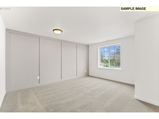 1564 Brown St, Woodburn, OR 97071