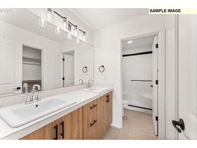 1564 Brown St, Woodburn, OR 97071