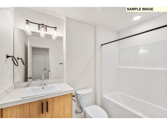 1564 Brown St, Woodburn, OR 97071
