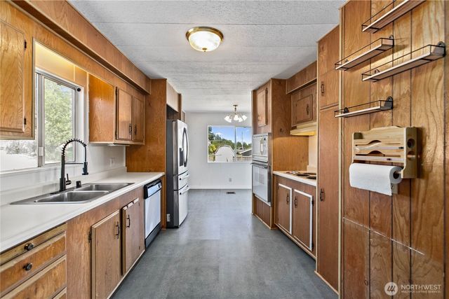 2372 Valley Avenue E, Port Orchard, WA 98366