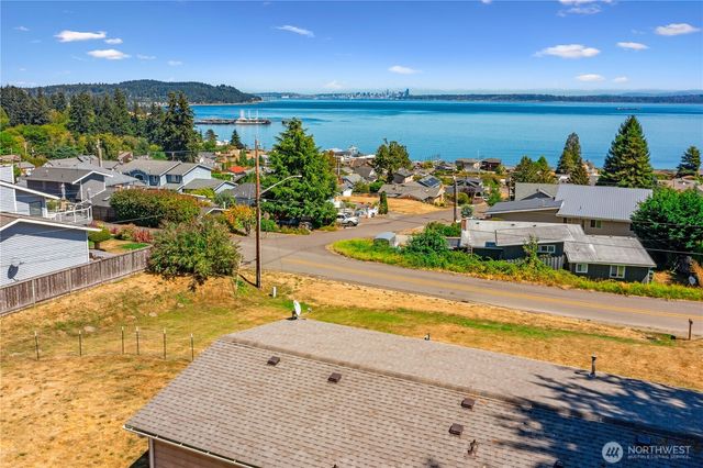 2372 Valley Avenue E, Port Orchard, WA 98366