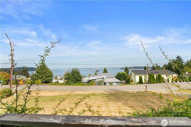 2372 Valley Avenue E, Port Orchard, WA 98366