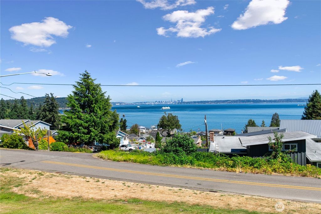 2372 Valley Avenue E, Port Orchard, WA 98366