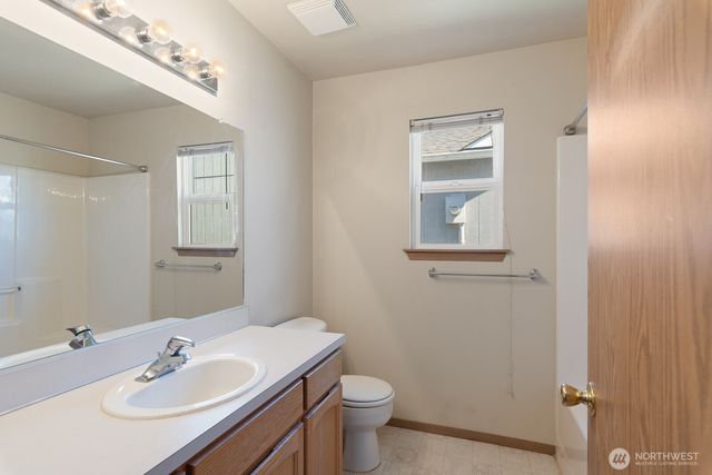 942 NE Cordero Place, Oak Harbor, WA 98277