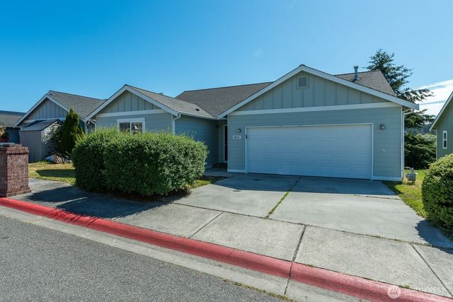 942 NE Cordero Place, Oak Harbor, WA 98277