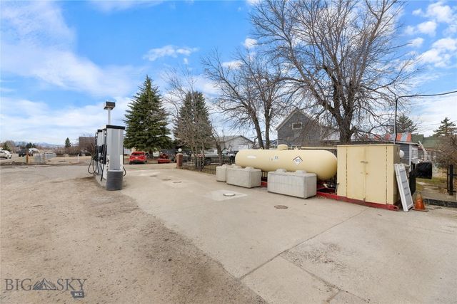 301 1st Avenue N, Clyde Park, MT 59018