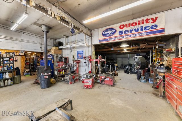 301 1st Avenue N, Clyde Park, MT 59018