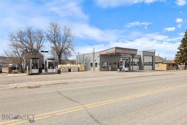 301 1st Avenue N, Clyde Park, MT 59018