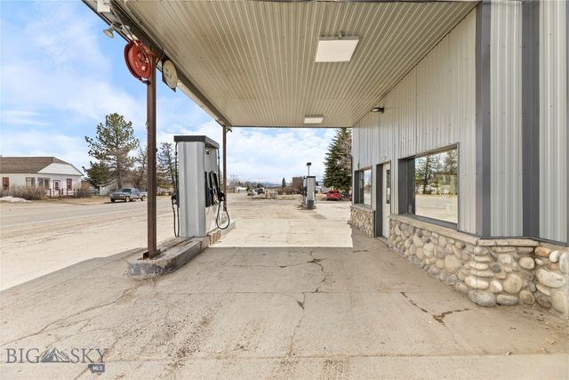 301 1st Avenue N, Clyde Park, MT 59018