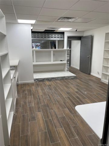 104-06 Jamaica Avenue 1st Fl, Richmond Hill, NY 11418