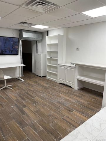 104-06 Jamaica Avenue 1st Fl, Richmond Hill, NY 11418