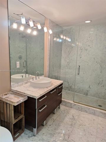 253 NE 2nd St 2606, Miami, FL 33132