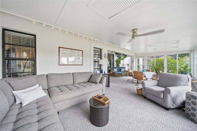 5550 SALEM SQUARE DRIVE S, Palm Harbor, FL 34685