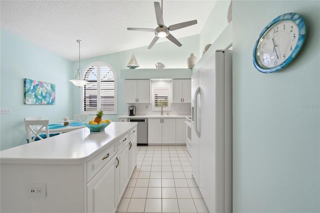 5550 SALEM SQUARE DRIVE S, Palm Harbor, FL 34685