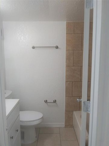 302 S SPRING GARDEN AVENUE B09, Deland, FL 32720