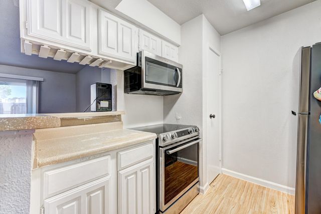 6001 Reims Road 301, Houston, TX 77036