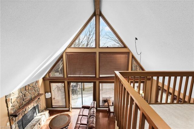 1916 Chateau Ridge, Winston-salem, NC 27103