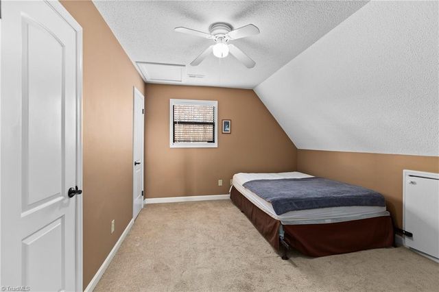 1916 Chateau Ridge, Winston-salem, NC 27103