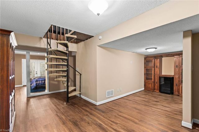 1916 Chateau Ridge, Winston-salem, NC 27103