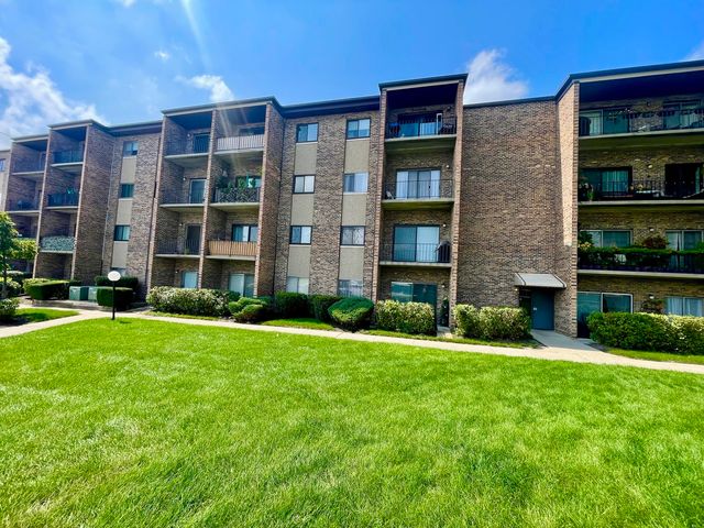 725 W Huntington Commons Road 416, Mount Prospect, IL 60056