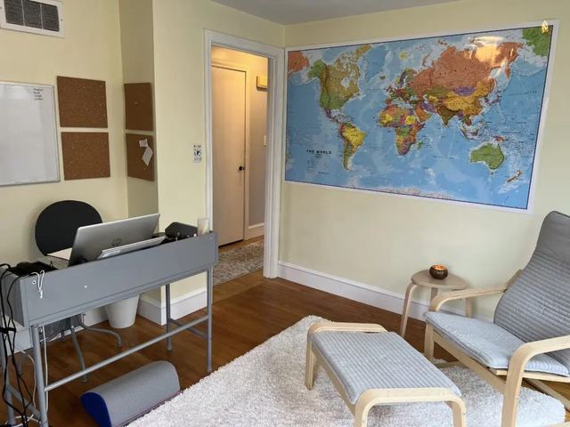 55 Douglas Avenue, Portsmouth, RI 02871