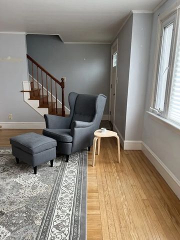 55 Douglas Avenue, Portsmouth, RI 02871