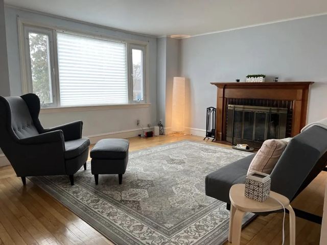 55 Douglas Avenue, Portsmouth, RI 02871