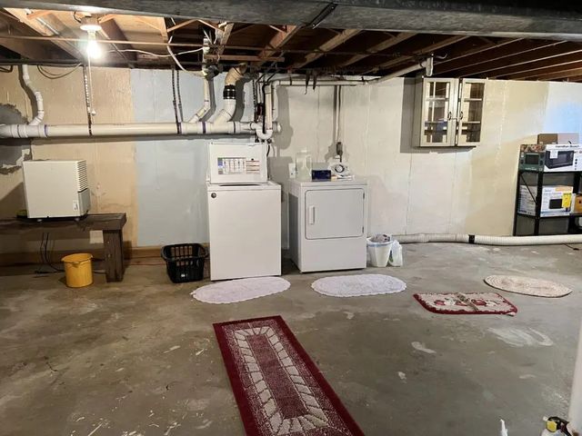 55 Douglas Avenue, Portsmouth, RI 02871