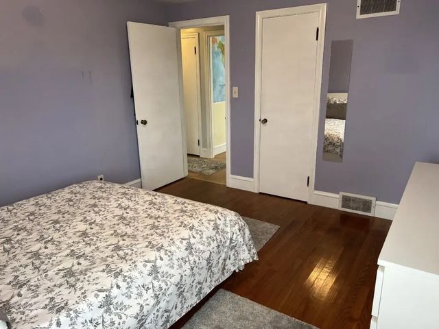 55 Douglas Avenue, Portsmouth, RI 02871