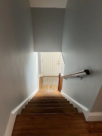 55 Douglas Avenue, Portsmouth, RI 02871