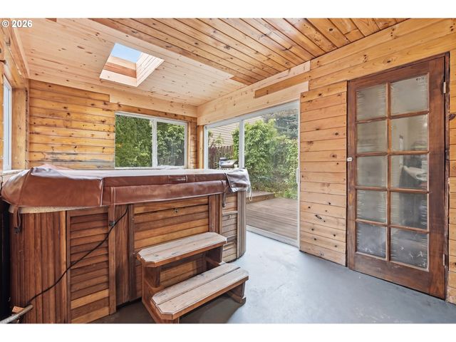 5454 Se CLEARBROOK St, Hillsboro, OR 97123