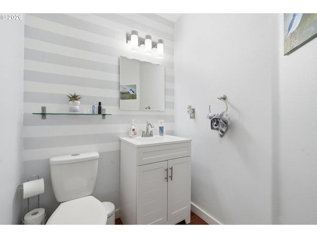 5454 Se CLEARBROOK St, Hillsboro, OR 97123