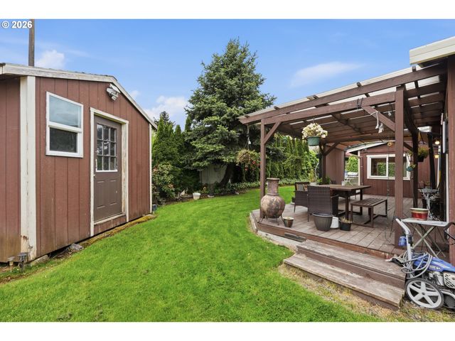 5454 Se CLEARBROOK St, Hillsboro, OR 97123