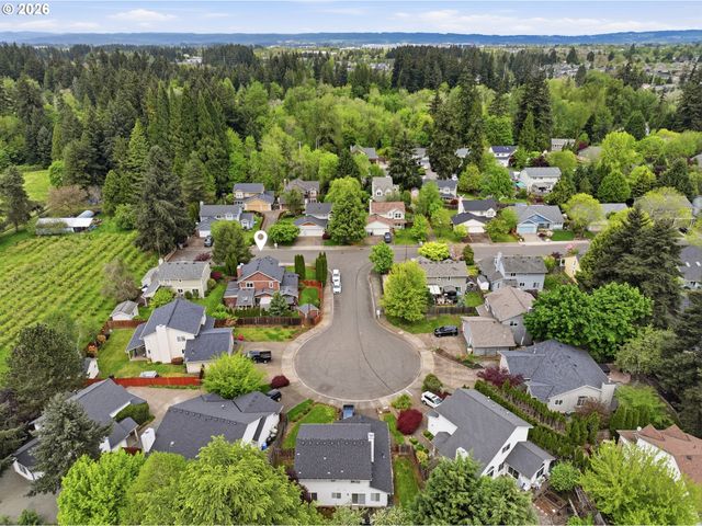 5454 Se CLEARBROOK St, Hillsboro, OR 97123
