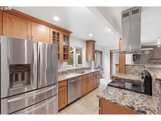 5454 Se CLEARBROOK St, Hillsboro, OR 97123