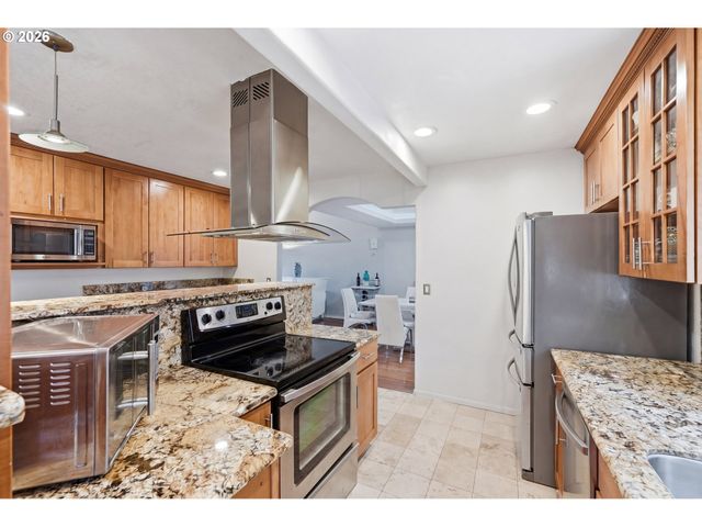 5454 Se CLEARBROOK St, Hillsboro, OR 97123