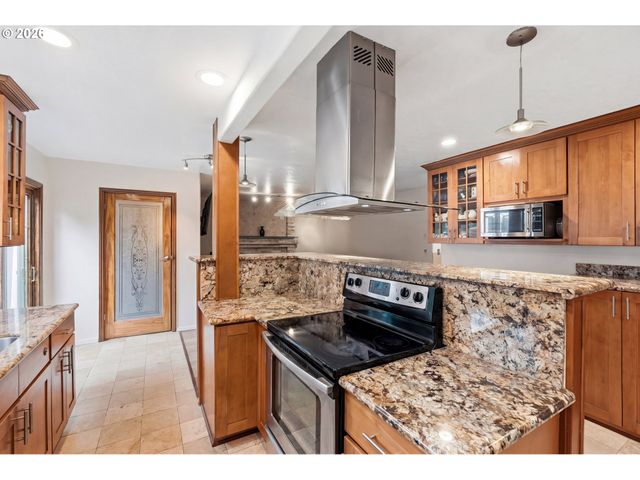 5454 Se CLEARBROOK St, Hillsboro, OR 97123