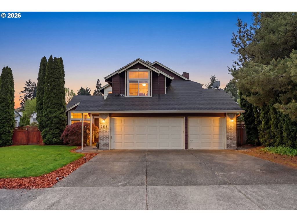 5454 Se CLEARBROOK St, Hillsboro, OR 97123