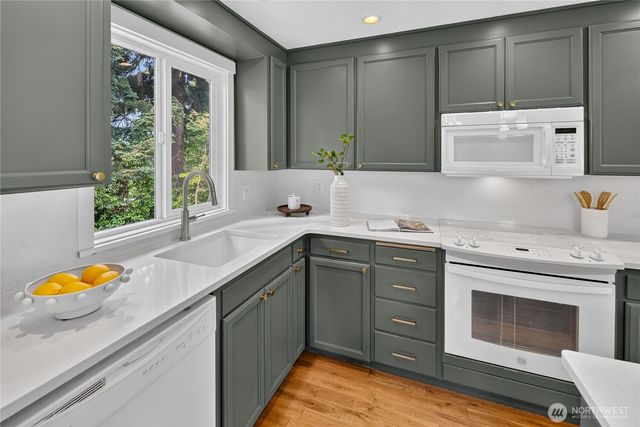 1315 N 167th Street, Shoreline, WA 98133