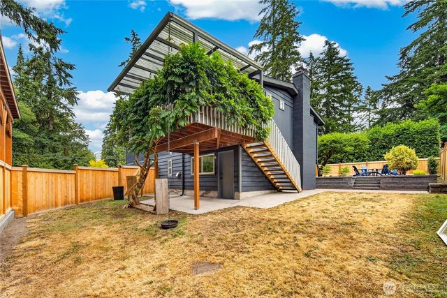 1315 N 167th Street, Shoreline, WA 98133