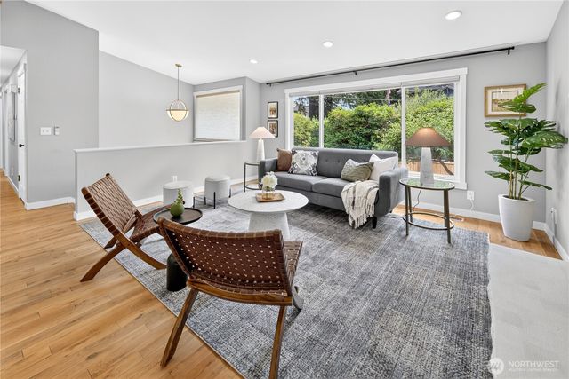 1315 N 167th Street, Shoreline, WA 98133
