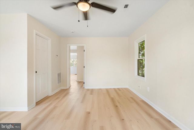 1 BEACH RD, Glen Burnie, MD 21060