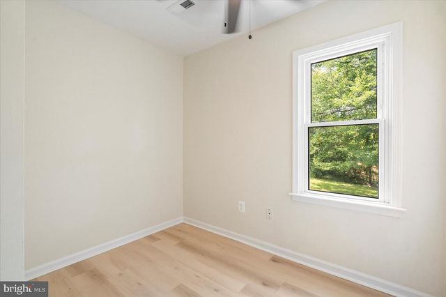 1 BEACH RD, Glen Burnie, MD 21060